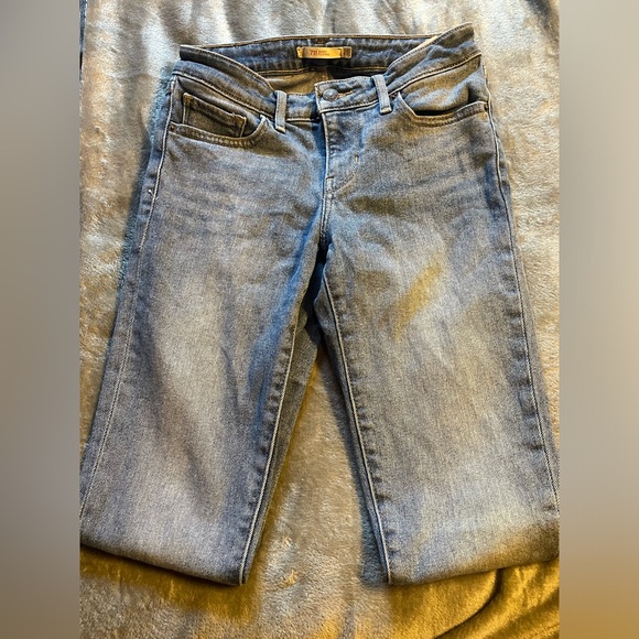 Blue Levi’s - Picture 3 of 4